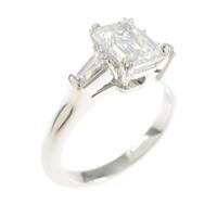 ハリーウィンストン エメラルドカット クラシック リング 1．35ct・F・VVS1・エメラルドカット