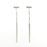 ティファニー Tワイヤーバー ピアス