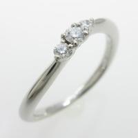 PT スリーストーン ダイヤモンドリング