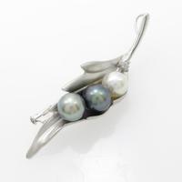 K18WG／K14WG リーフ カラーストーンブローチ30％引き