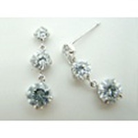 K14WG 　スリーストーン　ピアス 彼女 誕生日 ジュエリー アクセサリー ∞ jka739