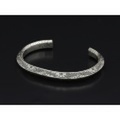 Suman Dhakhwa（スーマンダックワ）　Triangle Curved Cuff（トライアングルカーブドカフ）