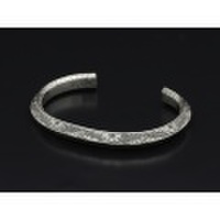 Suman Dhakhwa（スーマンダックワ）　Triangle Curved Cuff（トライアングルカーブドカフ）