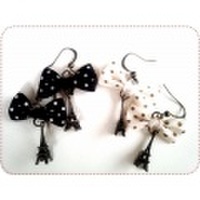 [ピアス]エッフェル塔とリボンのピアス