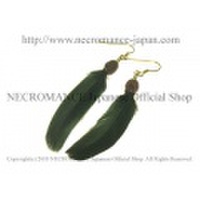 【ネクロマンス NECROMANCE】 リアルフェザー ウッドスカルピアス Real Feather Wood Skull Pierce ＜ブラック/Black/黒＞ 羽根 骸骨