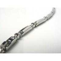 ＳＷＡＲＯＶＳＫＩ　501　チタン　ブレスレット　ＭＡＲＥ　(キュービックジルコニア・ルビー色） [jk20040308-01]