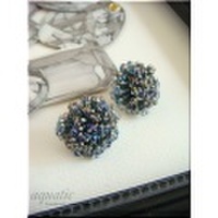 ファルファーレビーズのドームピアス/イヤリング(ブルーアイリス)