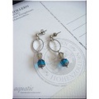 ブルーオクタゴンビーズのクールピアス/イヤリング