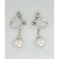 ホワイトパールイヤリング／ピアス