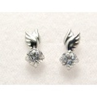 羽が生えたK14WG(ホワイトゴールド)キュービック/CZピアス [y060056]
