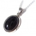 大人仕様でシニア世代にもお勧めのアクセサリー！シルバー925　超ビッグ　オニキスオーバルペンダント／ネックレス