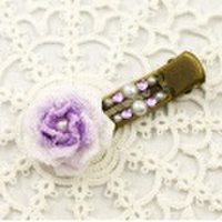 薔薇のヘアクリップ　つまみ細工のヘアアクセサリー／パープル