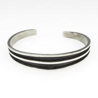 トム・ホーク TOM HAWK バングル